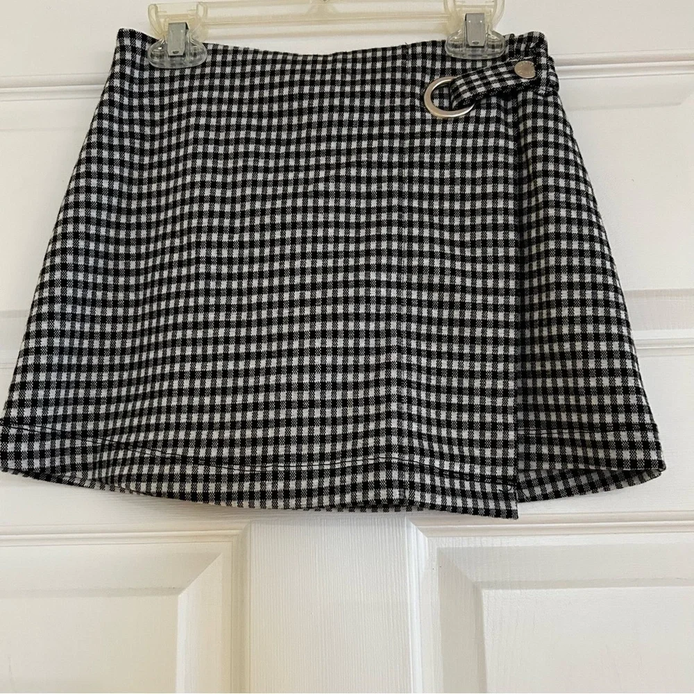 JUSTICE Black and White Gingham A-Line Skirt/Skort